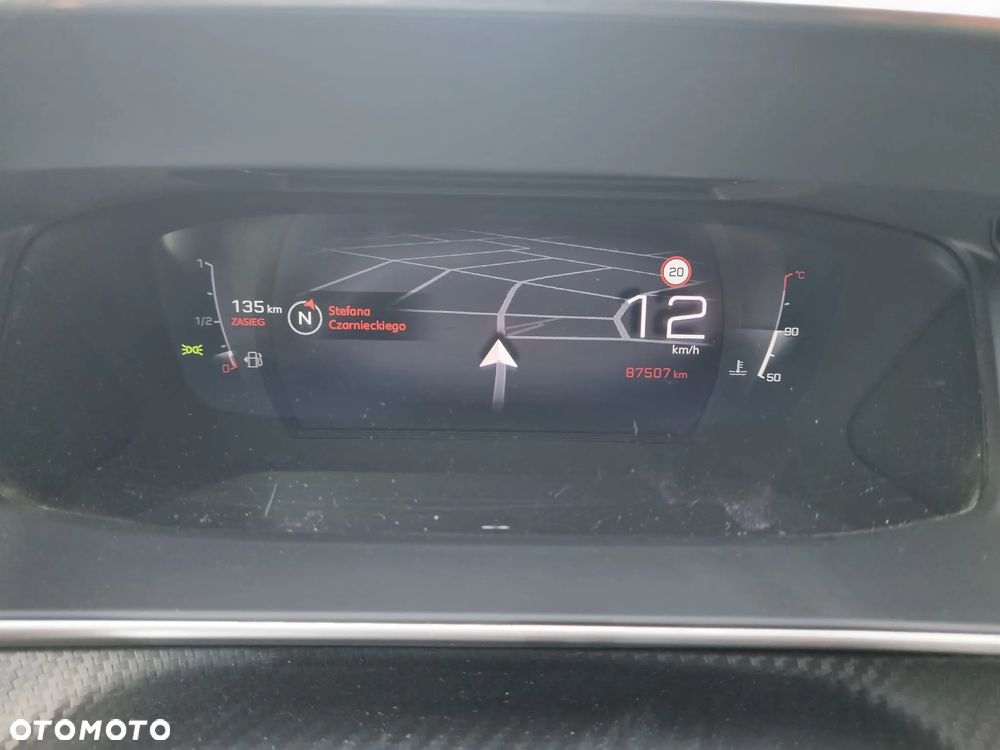 Peugeot 2008 1.5 BlueHDi Allure Pack S&S - 23