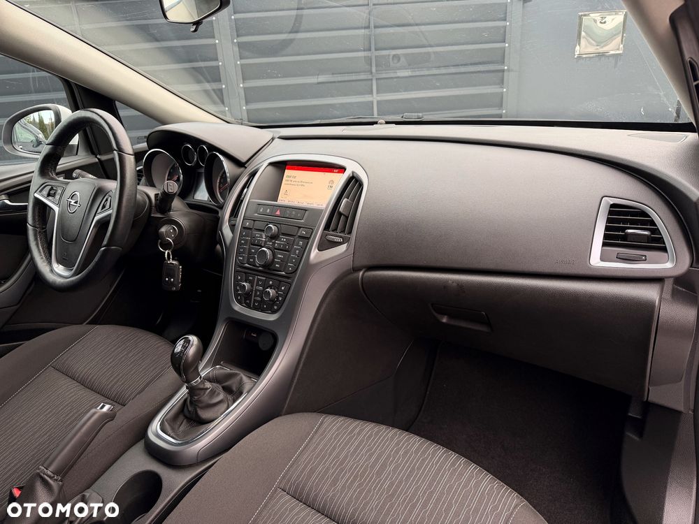 Opel Astra 1.4 T Cosmo - 25