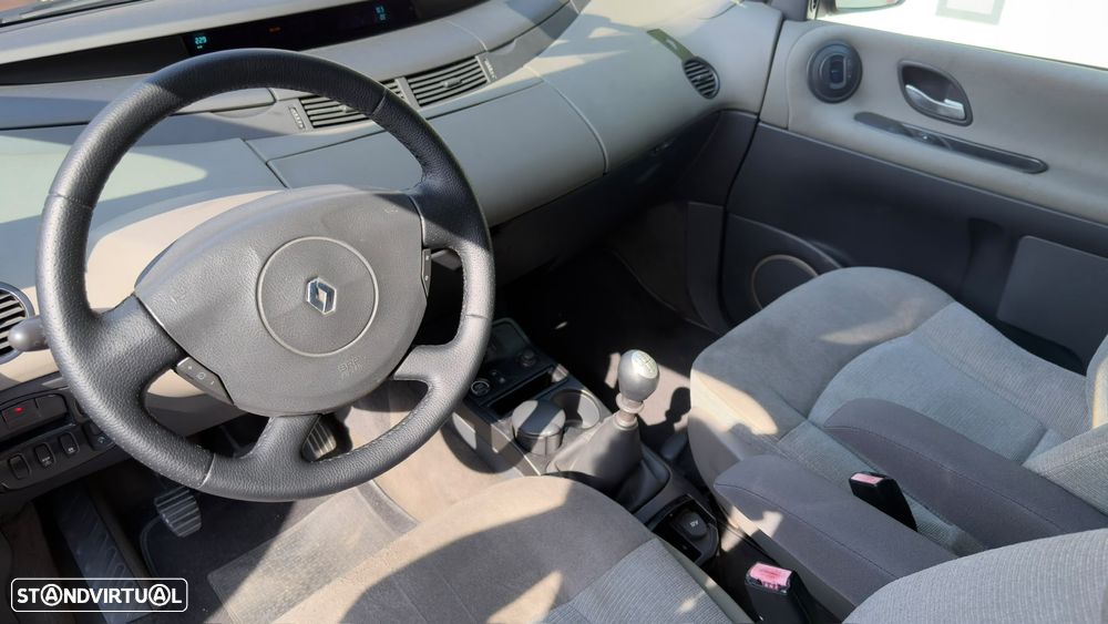 Renault Espace 1.9 dCi Expression 5L - 7