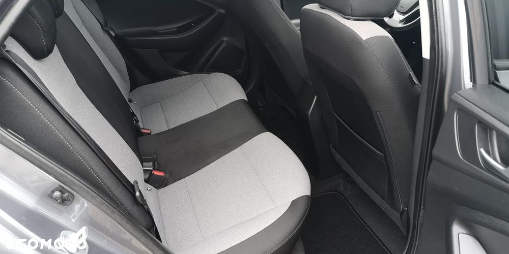 Hyundai i20 blue 1.2 Advantage+ - 26