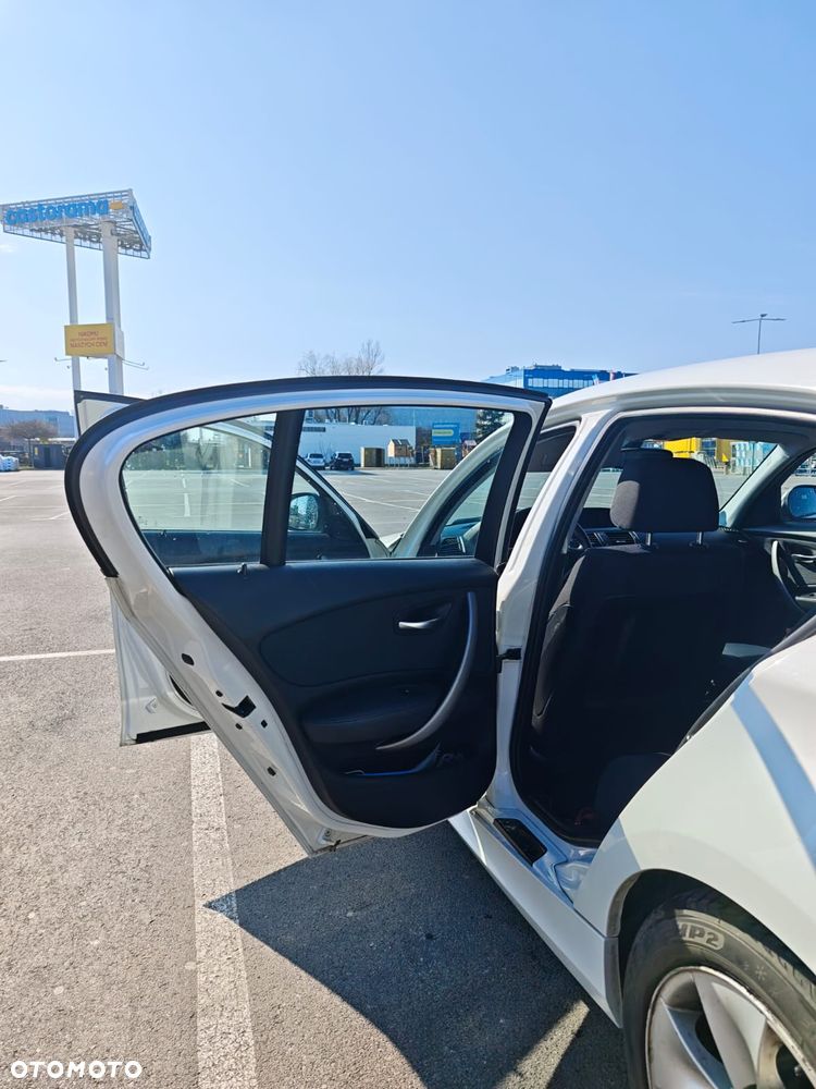 BMW Seria 1 118d - 11