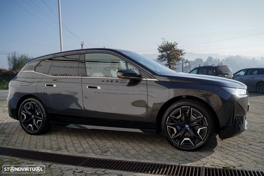 BMW iX xDrive 40 Pack Desportivo - 8