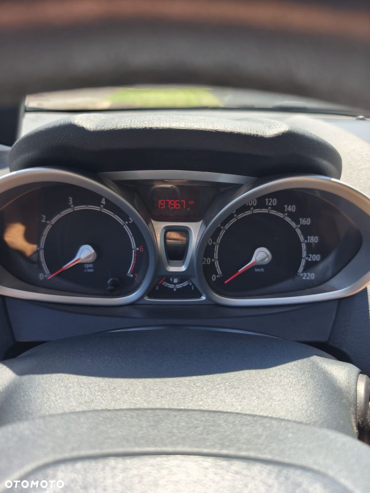 Ford Fiesta 1.4 Trend - 9