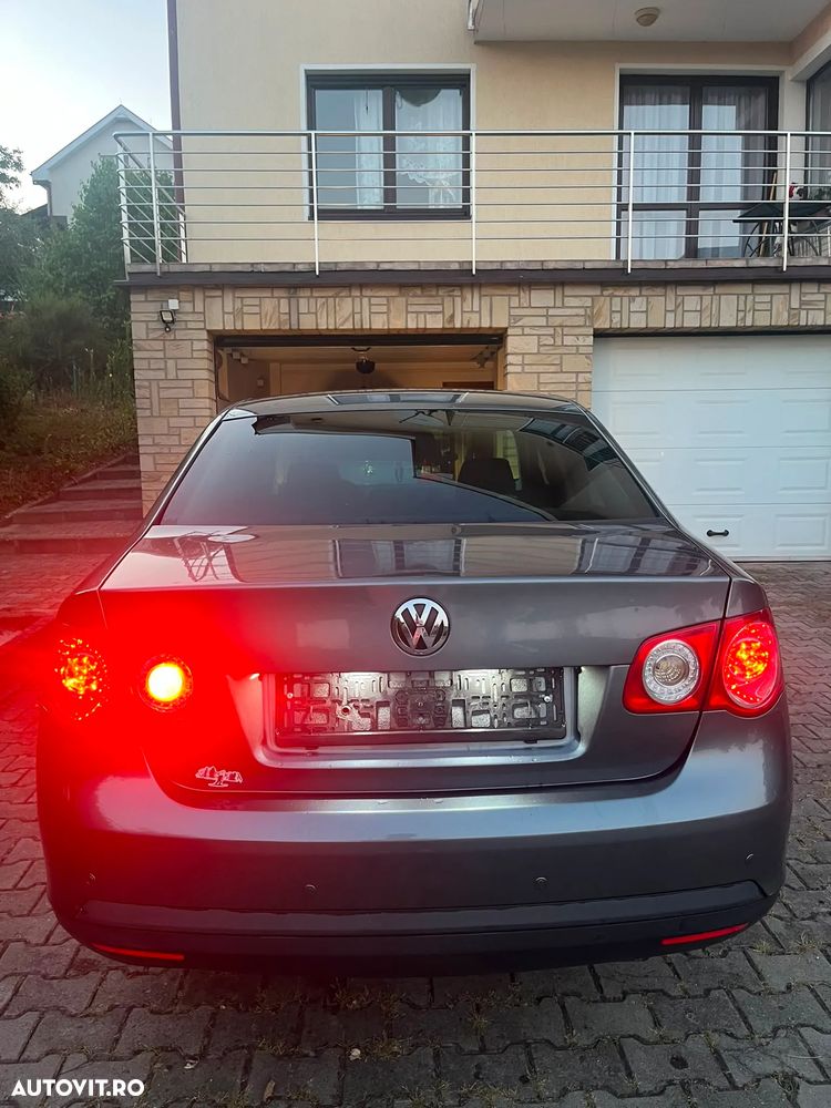 Volkswagen Jetta 1.9 TDI Comfortline - 4