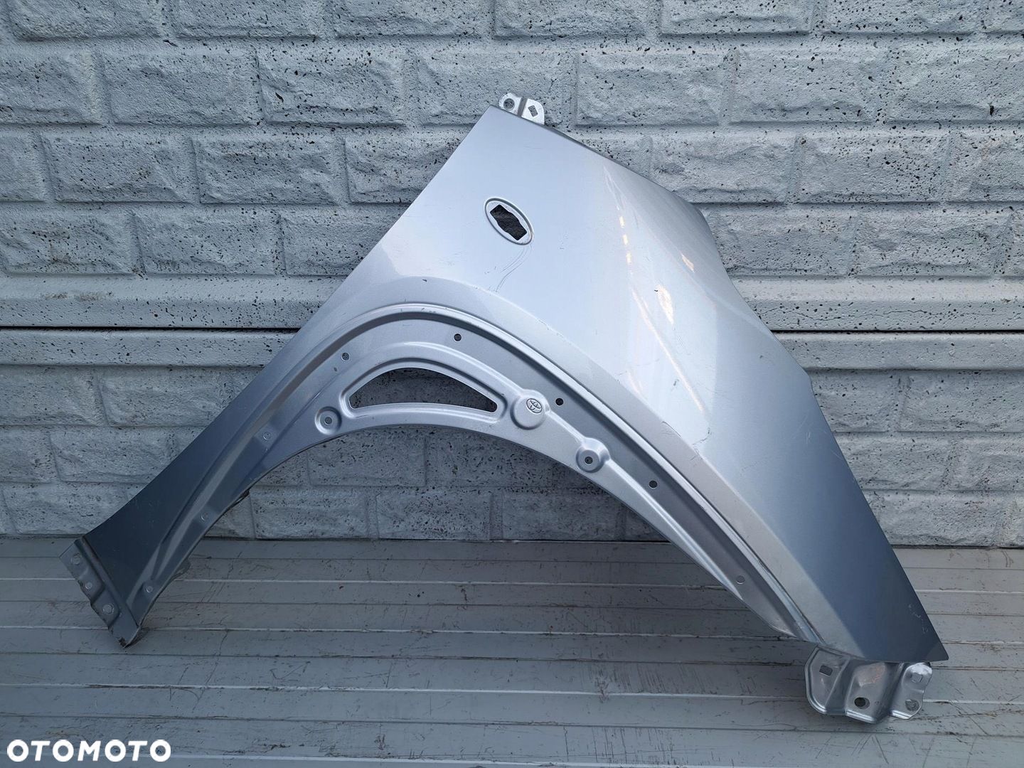 BŁOTNIK PRAWY PRZEDNI TOYOTA AYGO X 22-24 - 1