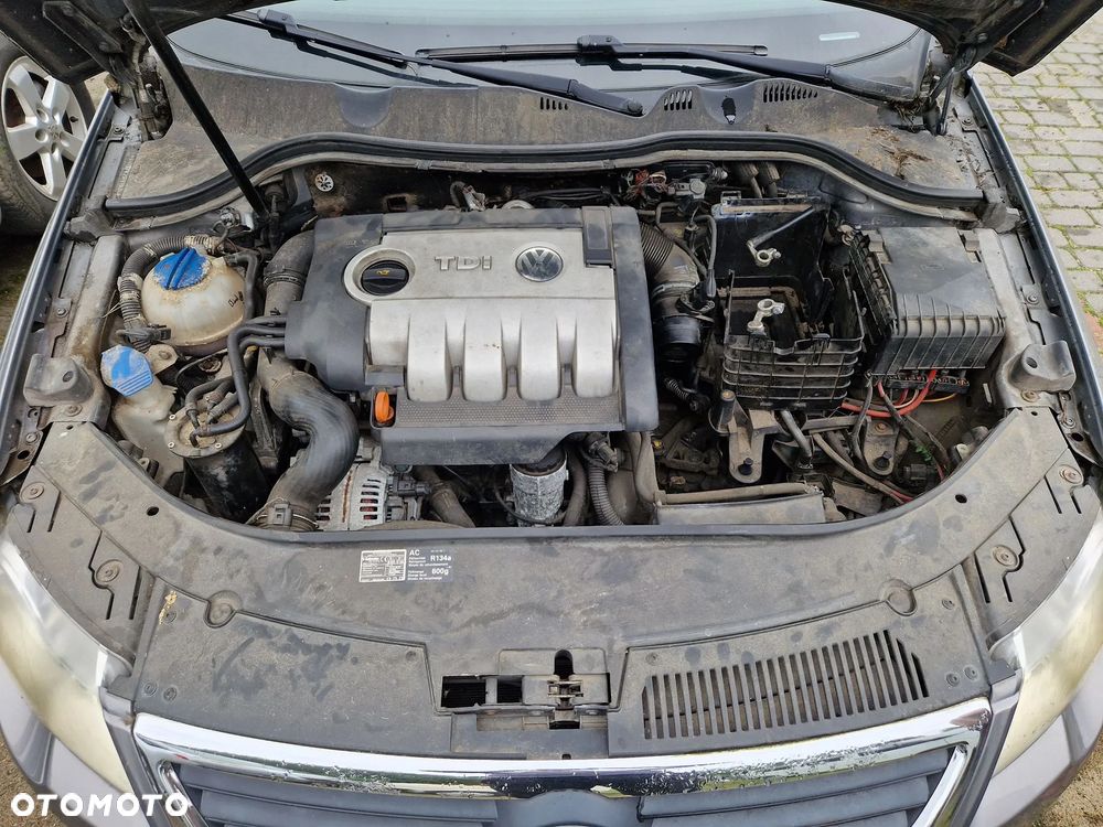 Volkswagen Passat B6 2,0 tdi pas przedni/wzmocnienie kpl 2x chłodnica, wentylator, pas