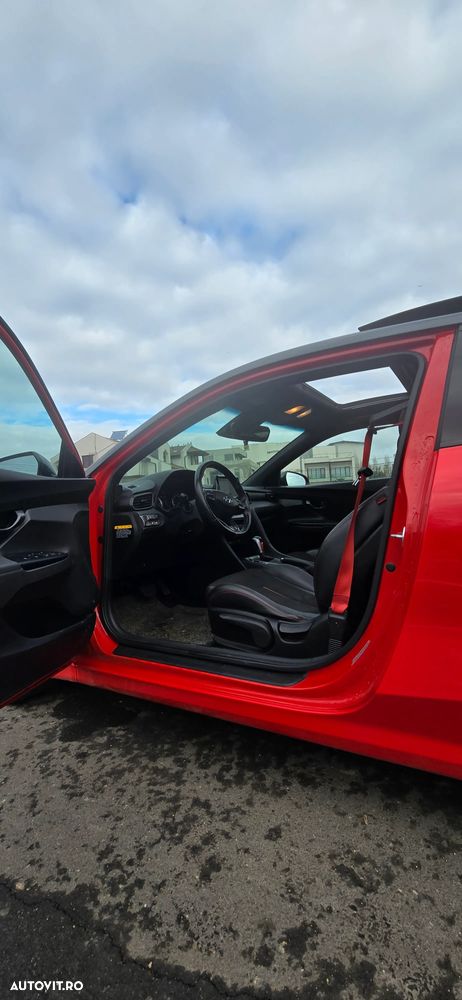 Hyundai Veloster - 22