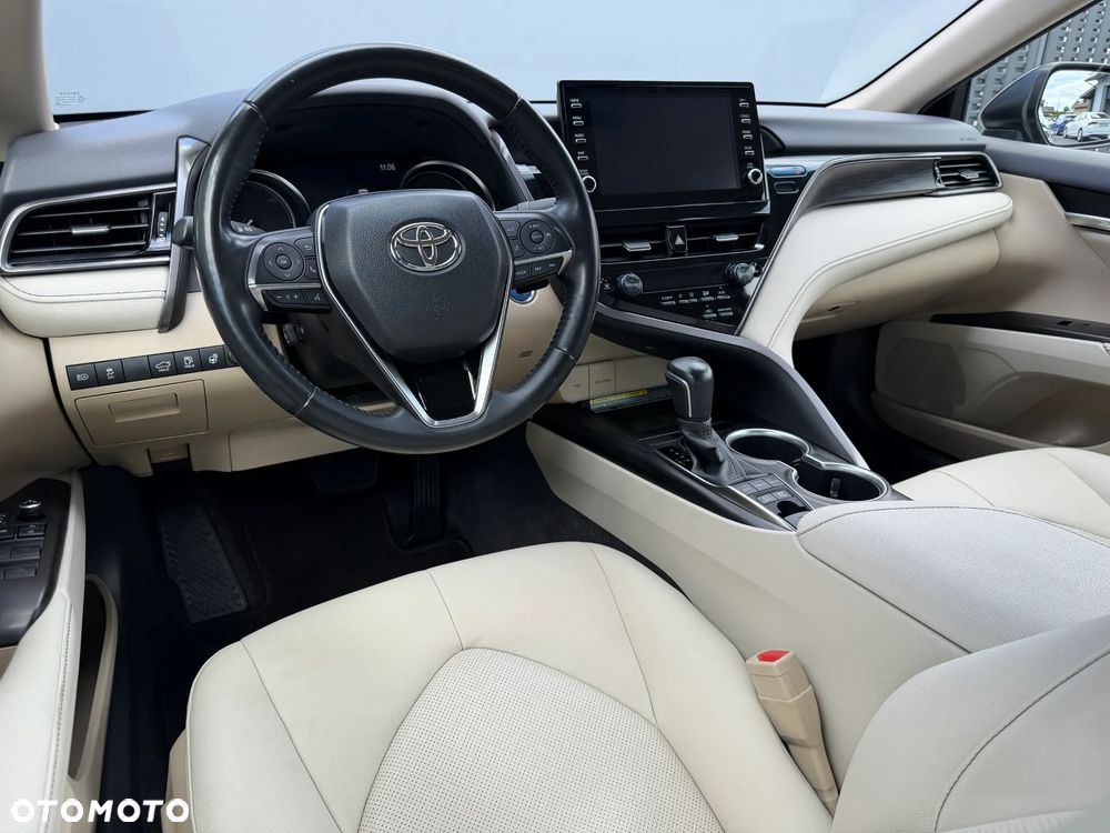 Toyota Camry 2.5 Hybrid Executive CVT - 11