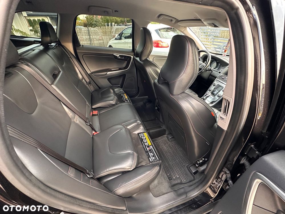 Volvo XC 60 D3 Drive-E Ocean Race - 25