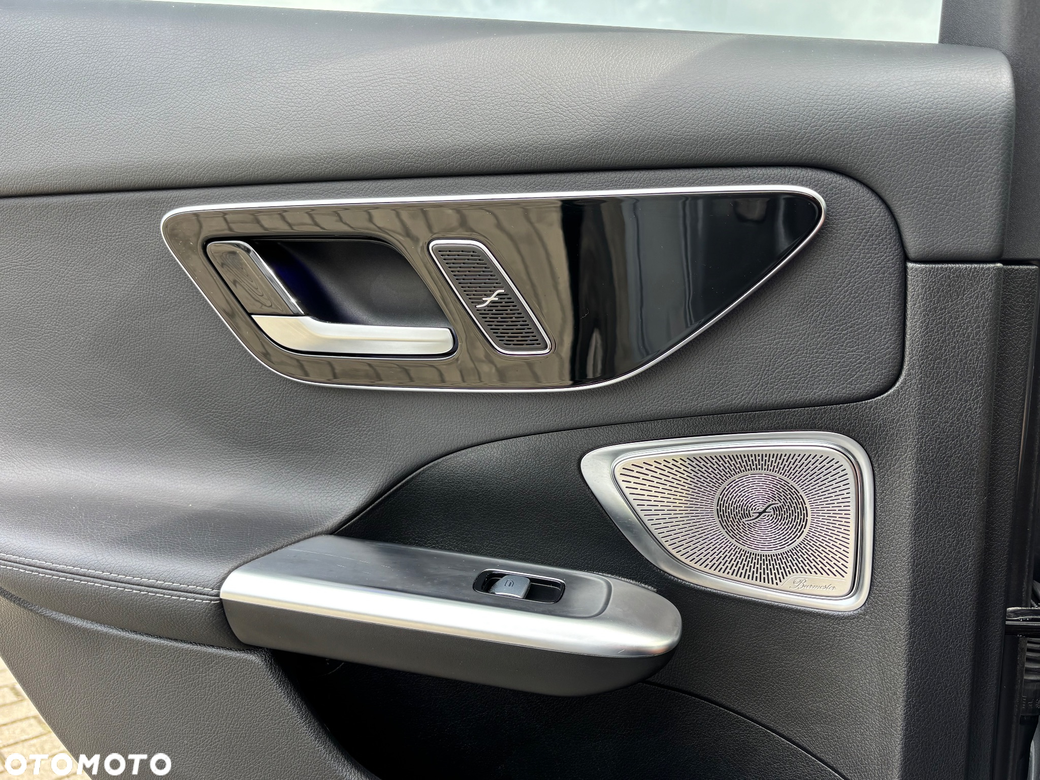Mercedes-Benz Klasa C 300 e PHEV 4-Matic Avantgarde - 16