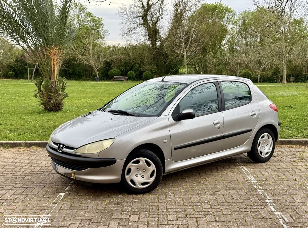 Peugeot 206 1.1 XT - 1