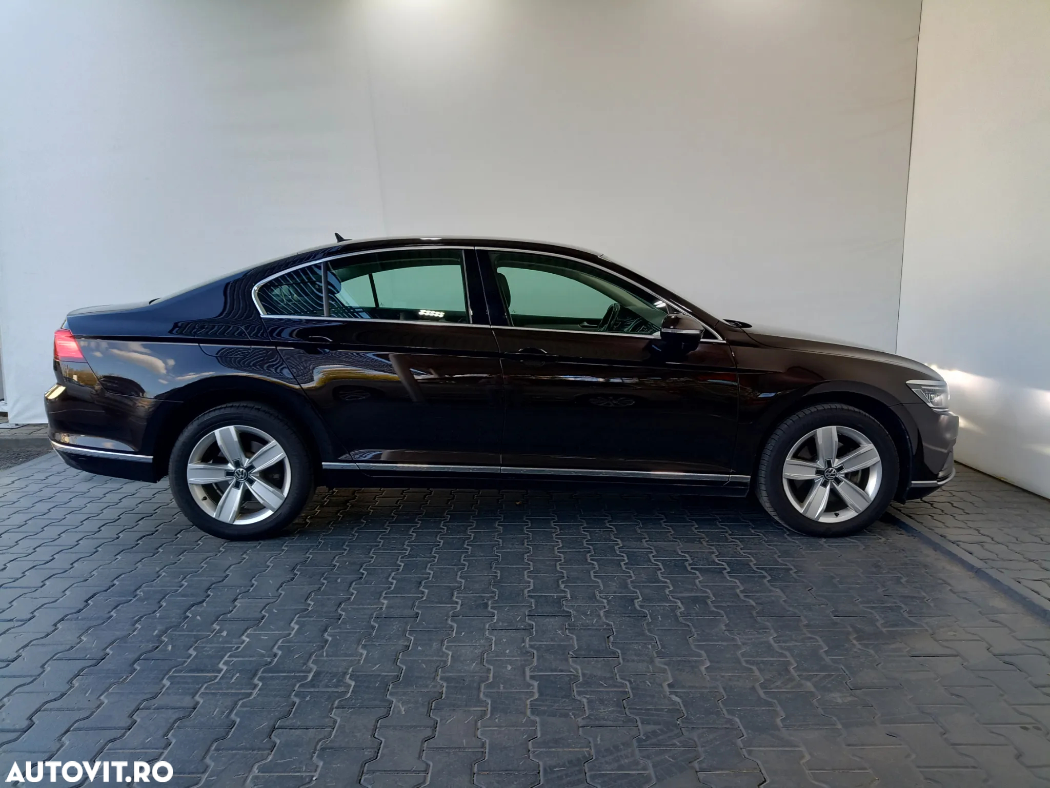 Volkswagen Passat 2.0 TDI DSG Highline - 36