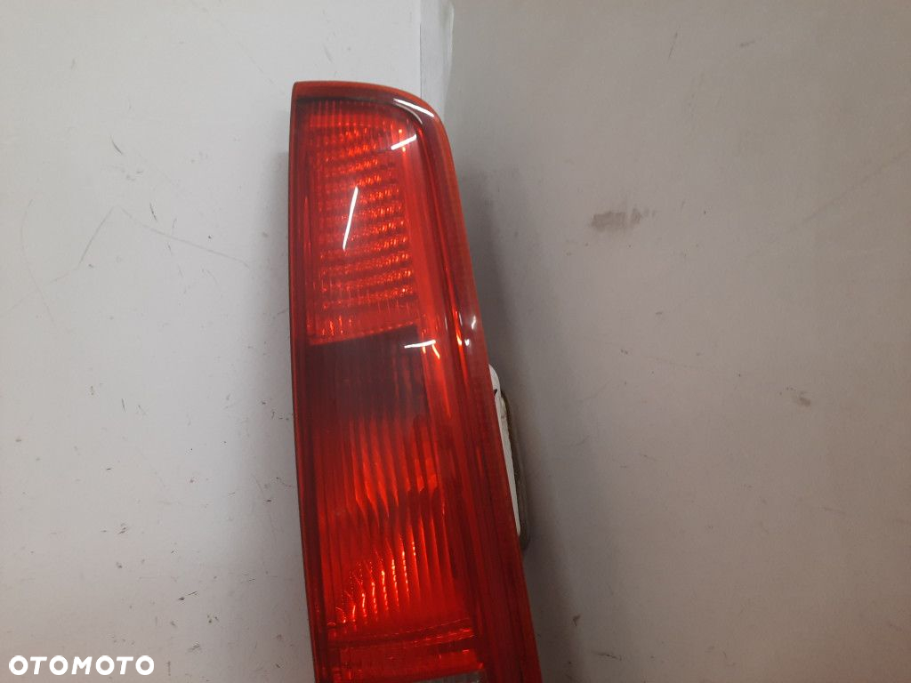 FORD FOCUS MK 2 04-08 LAMPA TYŁ PRAWA ZEWNĘTRZNA 10209 - 2
