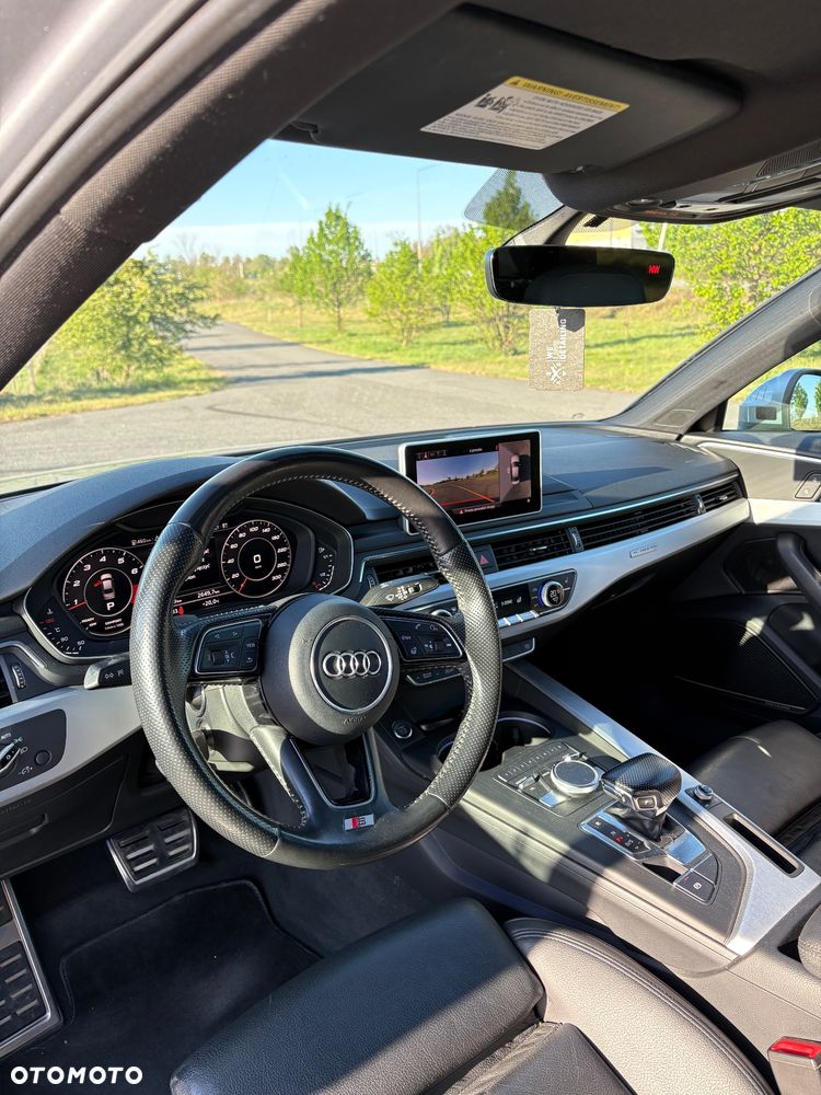 Audi A4 Limousine - 14
