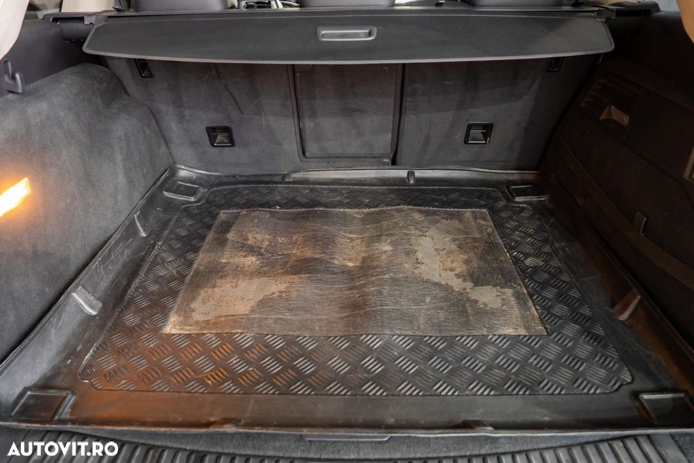 Volkswagen Touareg - 12