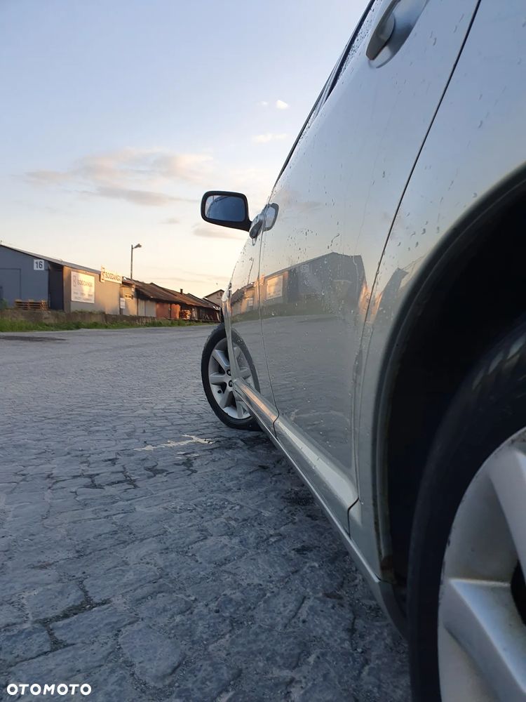 Toyota Avensis 2.0 D-4D High - 11
