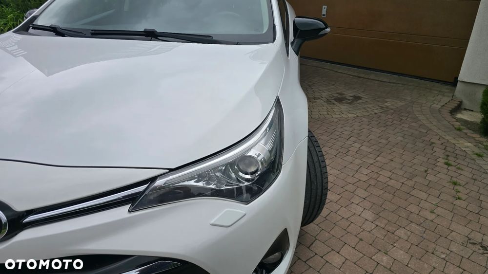 Toyota Avensis - 16