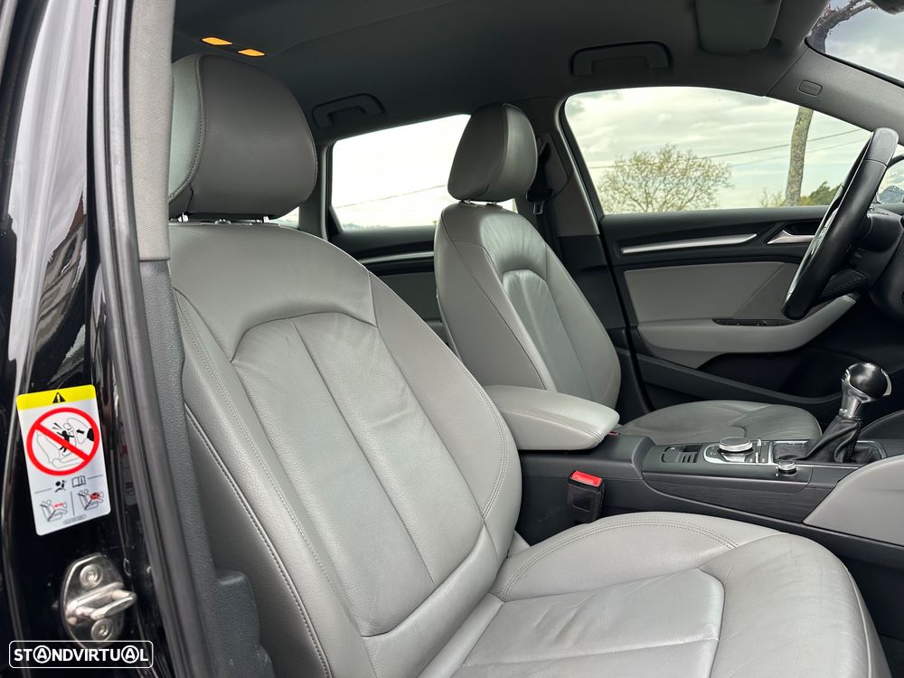 Audi A3 Sportback 1.6 TDI S tronic design - 45