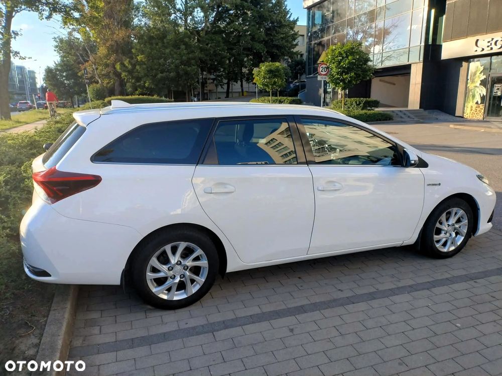 Toyota Auris Hybrid 135 Prestige - 7