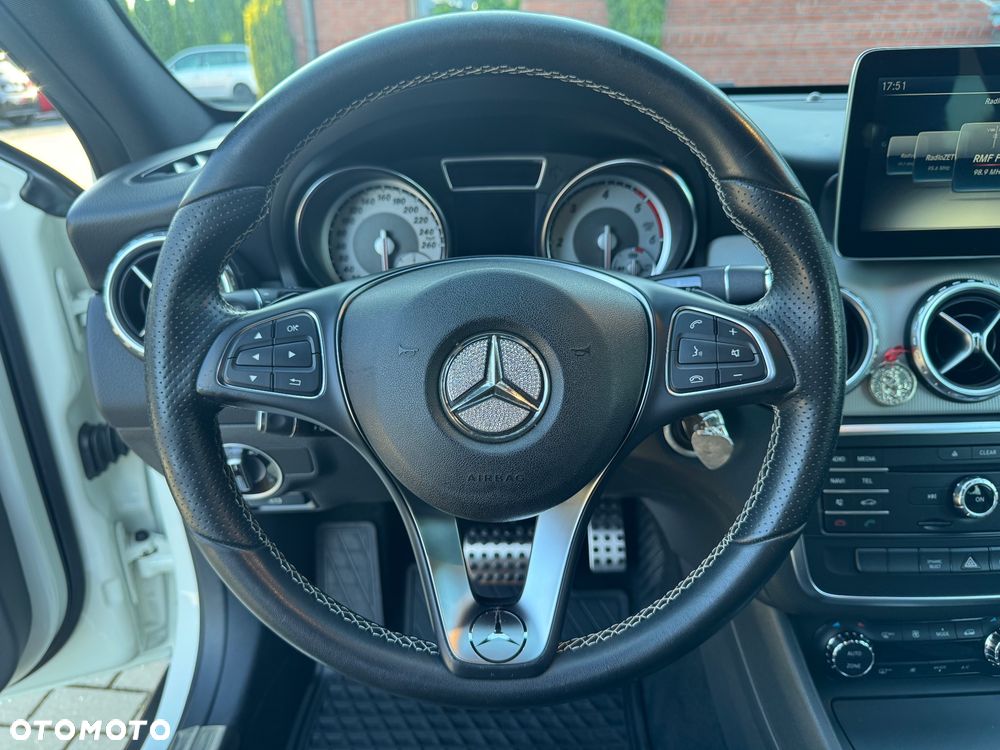 Mercedes-Benz GLA 220 d 7G-DCT Activity Edition - 12