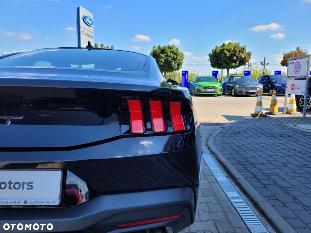 Ford Mustang - 27