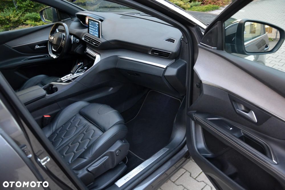 Peugeot 5008 BlueHDI 180 EAT8 GT - 32