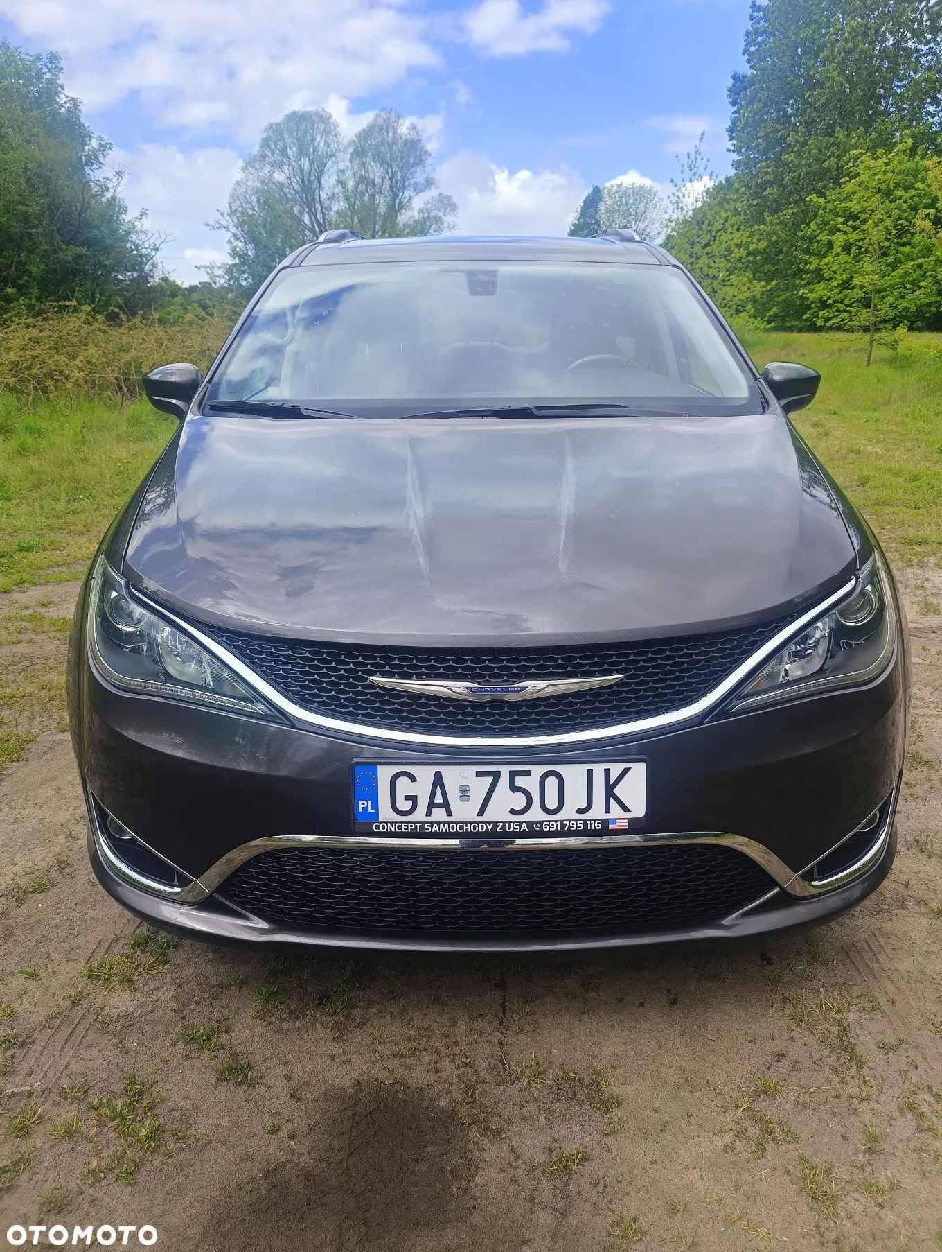 Chrysler Pacifica - 1