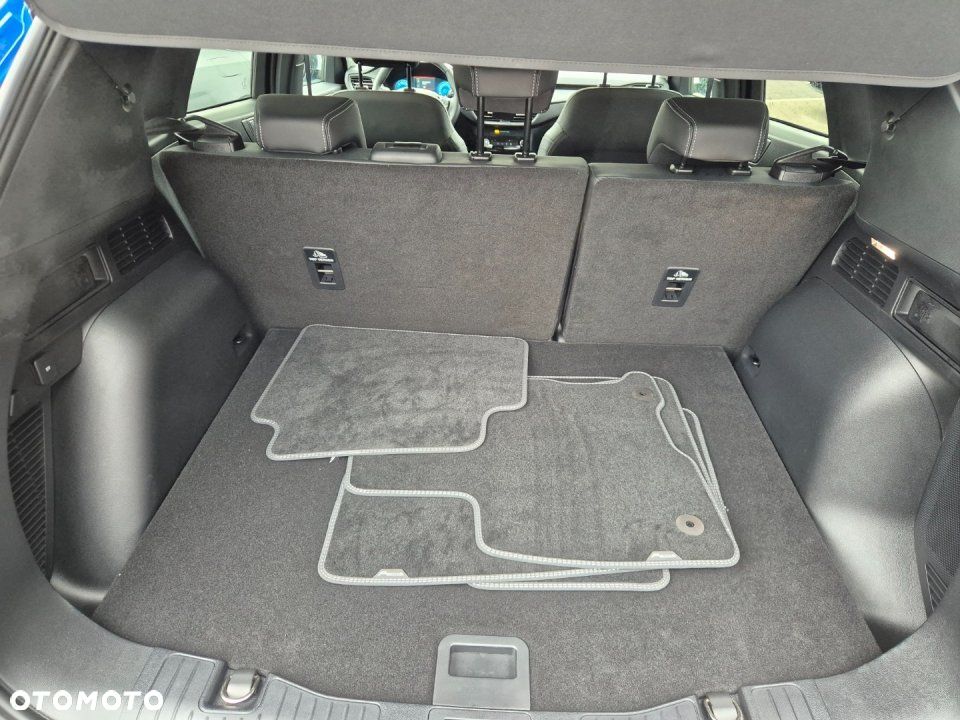 Ford Kuga - 11