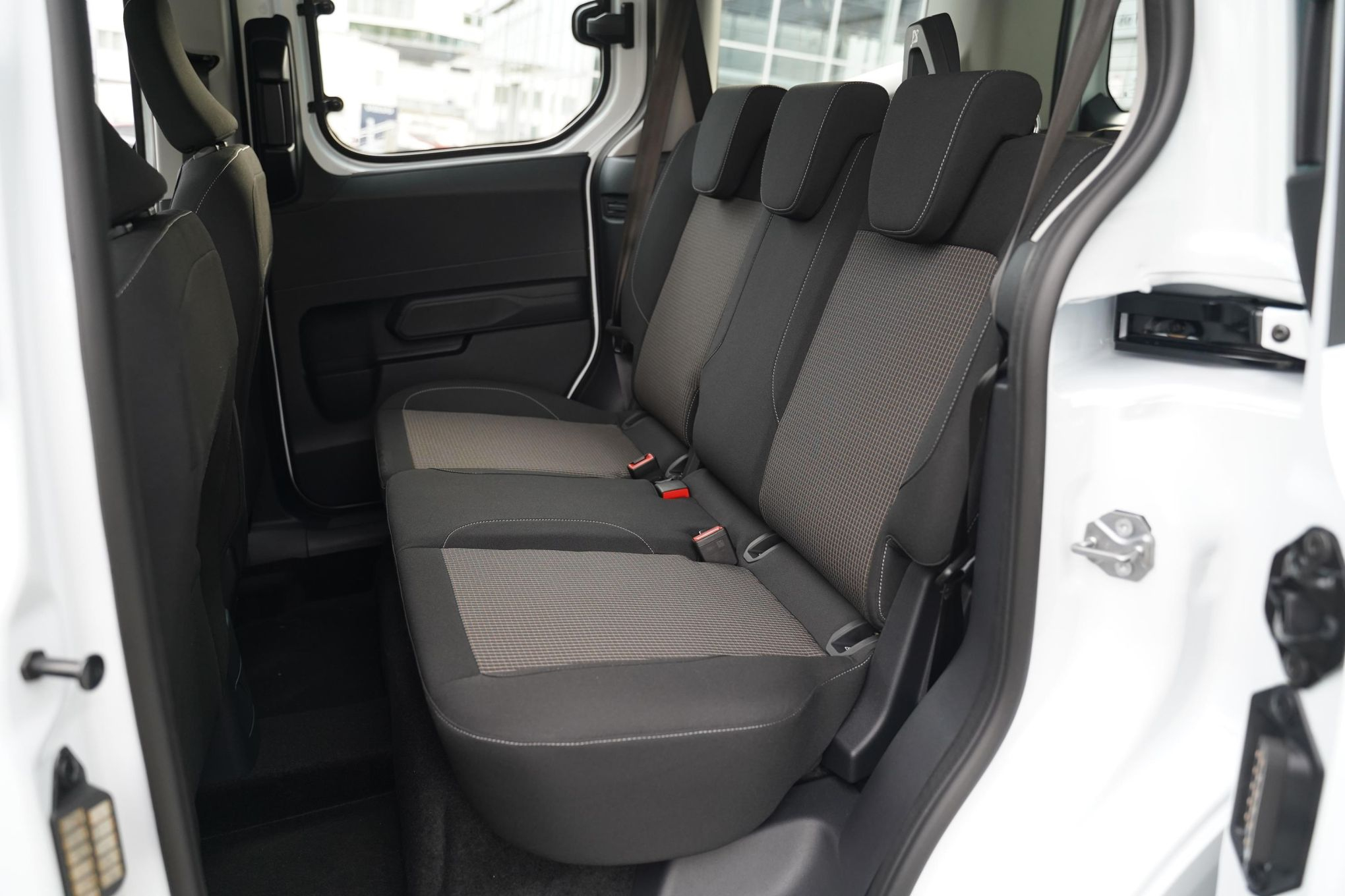 Ford Tourneo Courier 1.0 EcoBoost Trend - 12