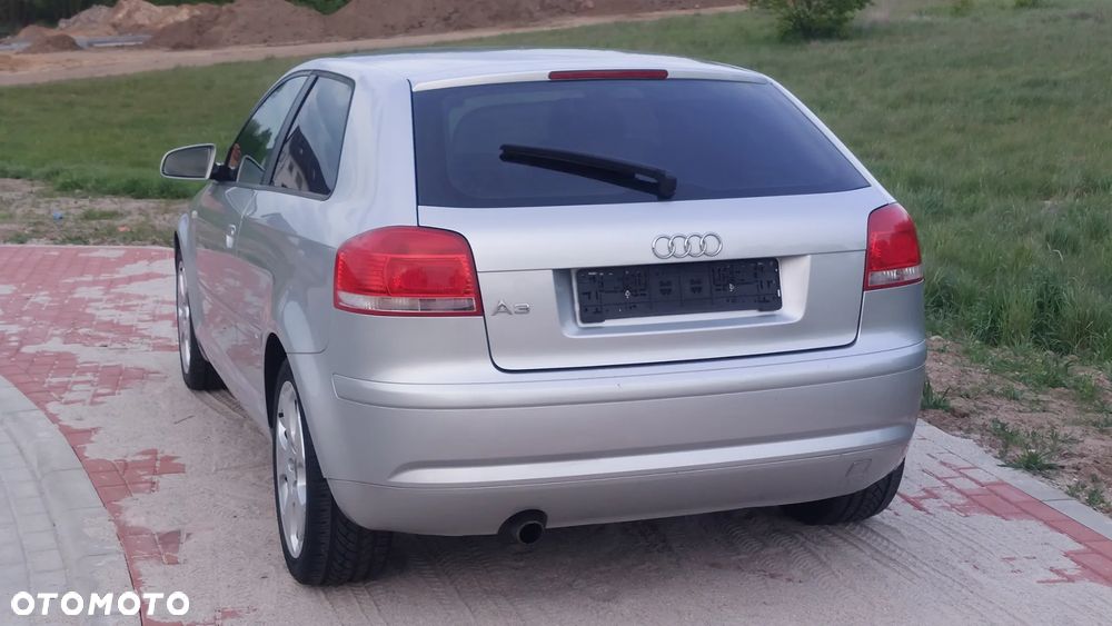 Audi A3 ver-1-6-fsi-attraction - 14