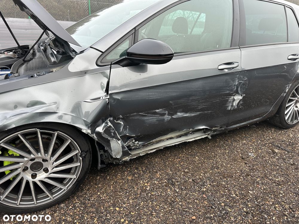 Volkswagen Golf - 32