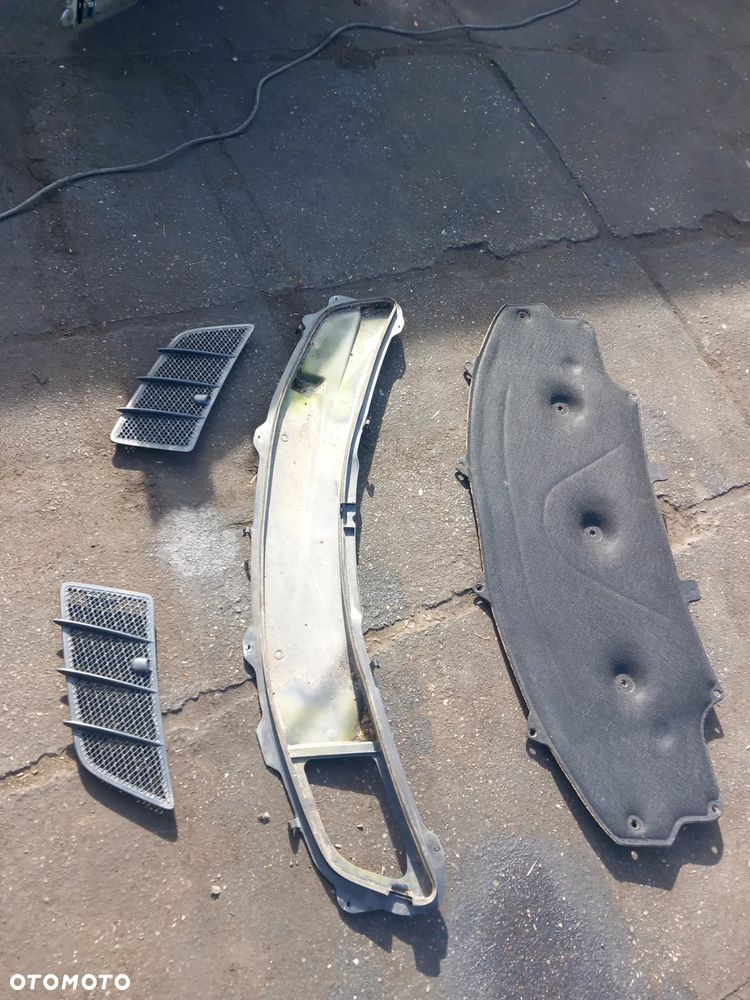 Wygłuszenie kratki maski W164 - 2