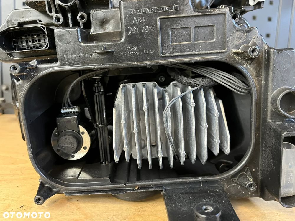 VW T-Roc R-Line Lampa przód full LED 2GA941035E 2GA941036E - 9