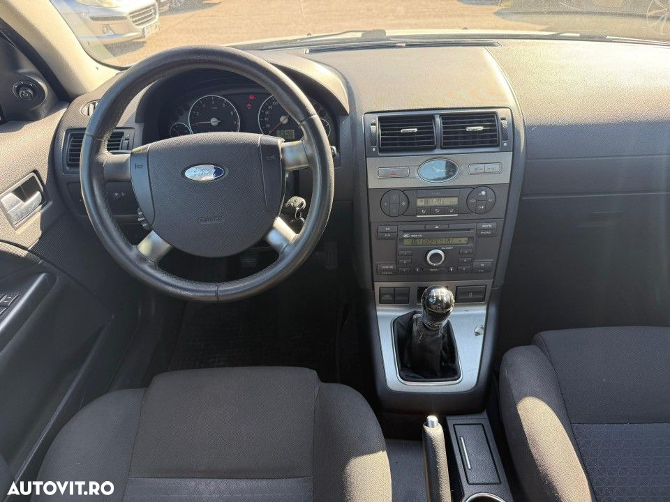 Ford Mondeo 1.8 Trend - 13