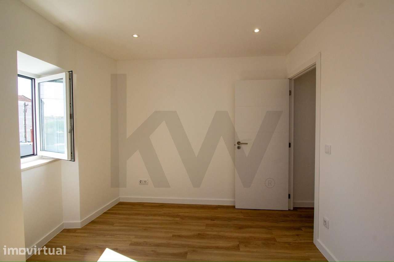 Moradia V1+1 Totalmente Remodelada | Rio Maior - Grande imagem: 4/17