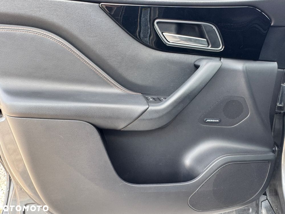 Jaguar F-Pace 20d AWD Prestige - 19