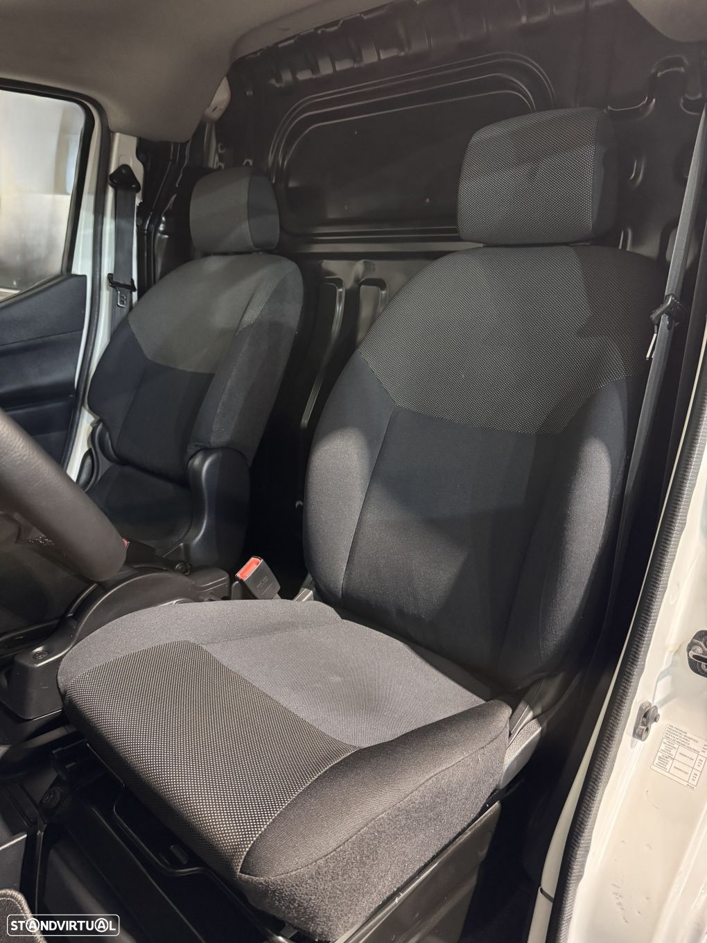 Nissan E-NV200 5p Premium Grelha - 31