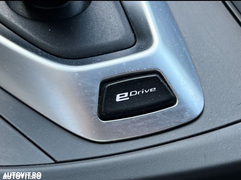 BMW Seria 3 330e iPerformance M Sport - 14