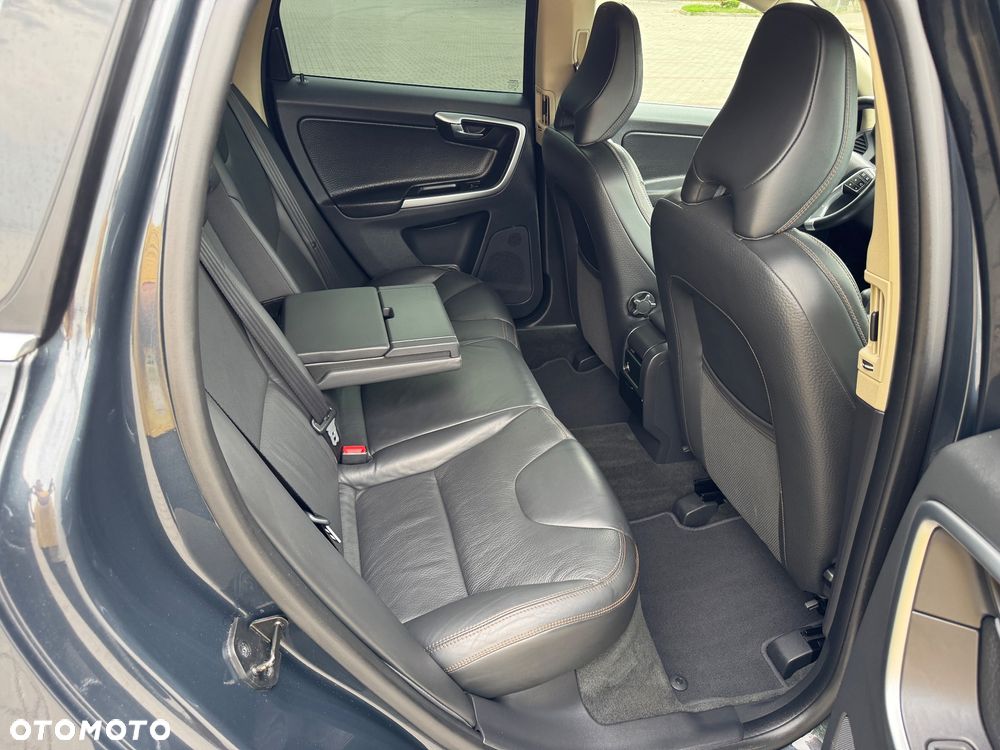Volvo XC 60 2.4D Momentum - 7