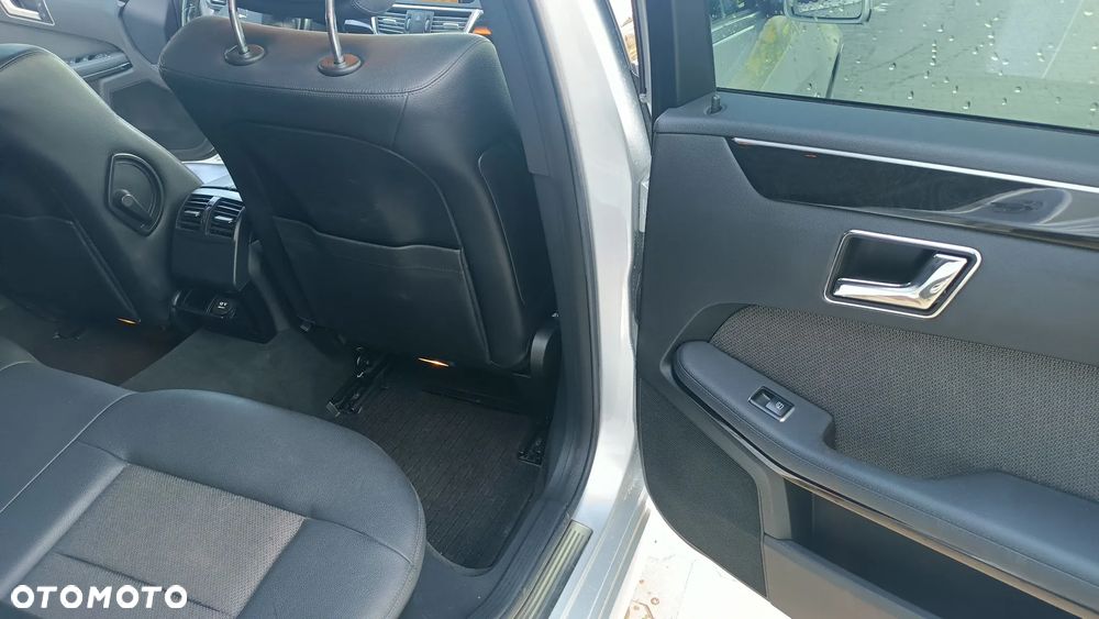 Mercedes-Benz Klasa E - 8