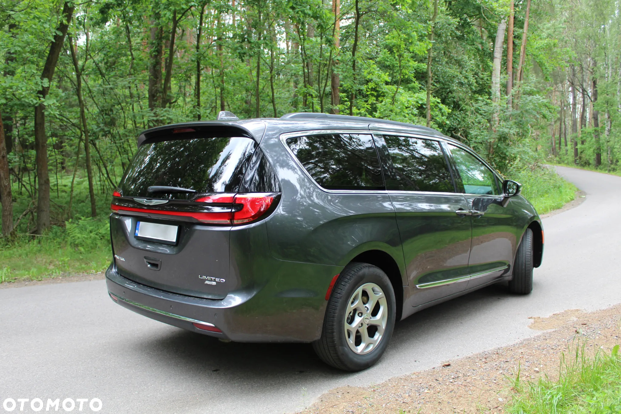 Chrysler Pacifica - 3