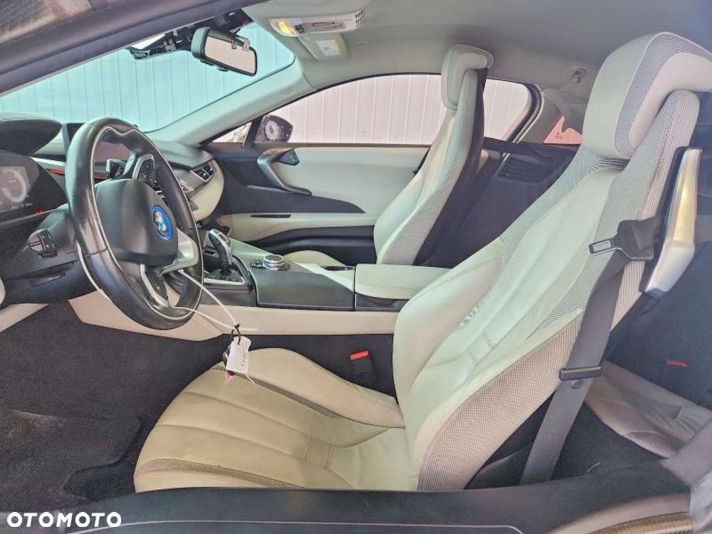BMW i8 - 8