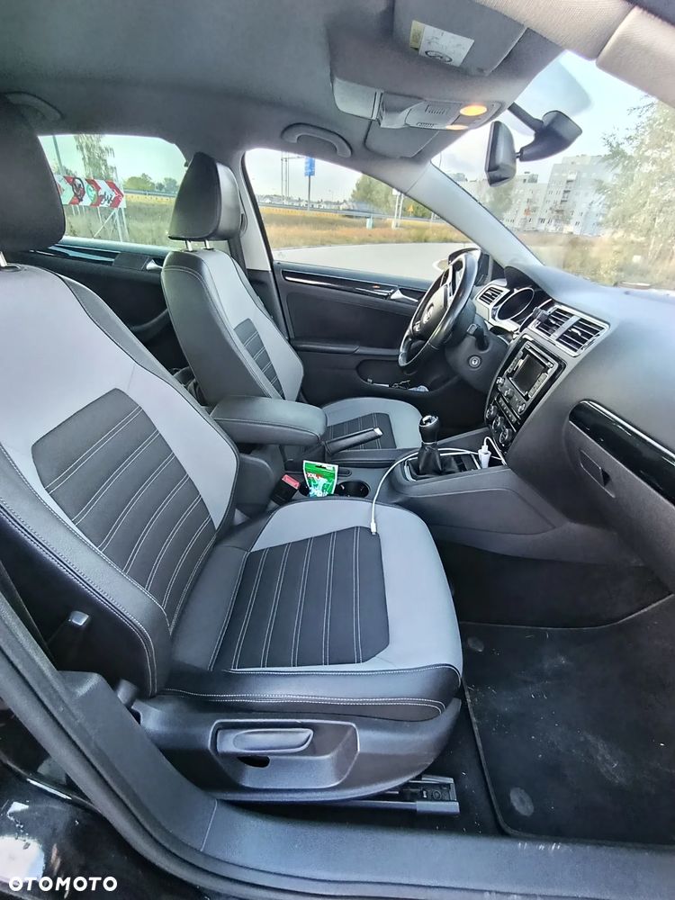 Volkswagen Jetta 1.4 TSI BMT Highline - 15