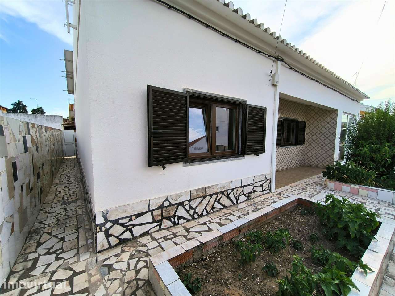 Moradia T2 renovada com quintal em Alvalade Sado - Grande imagem: 2/23