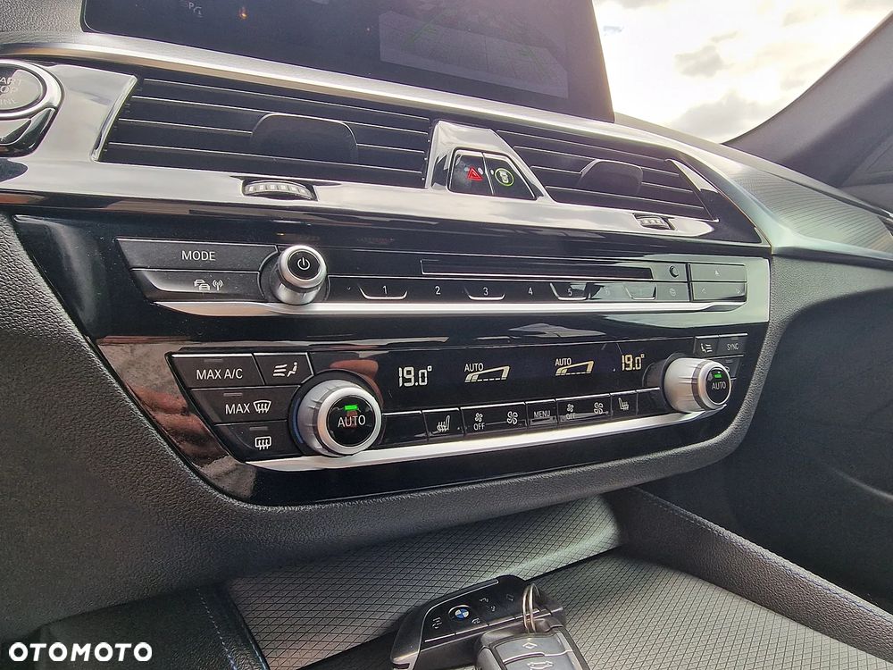 BMW Seria 5 520d M Sport sport - 17