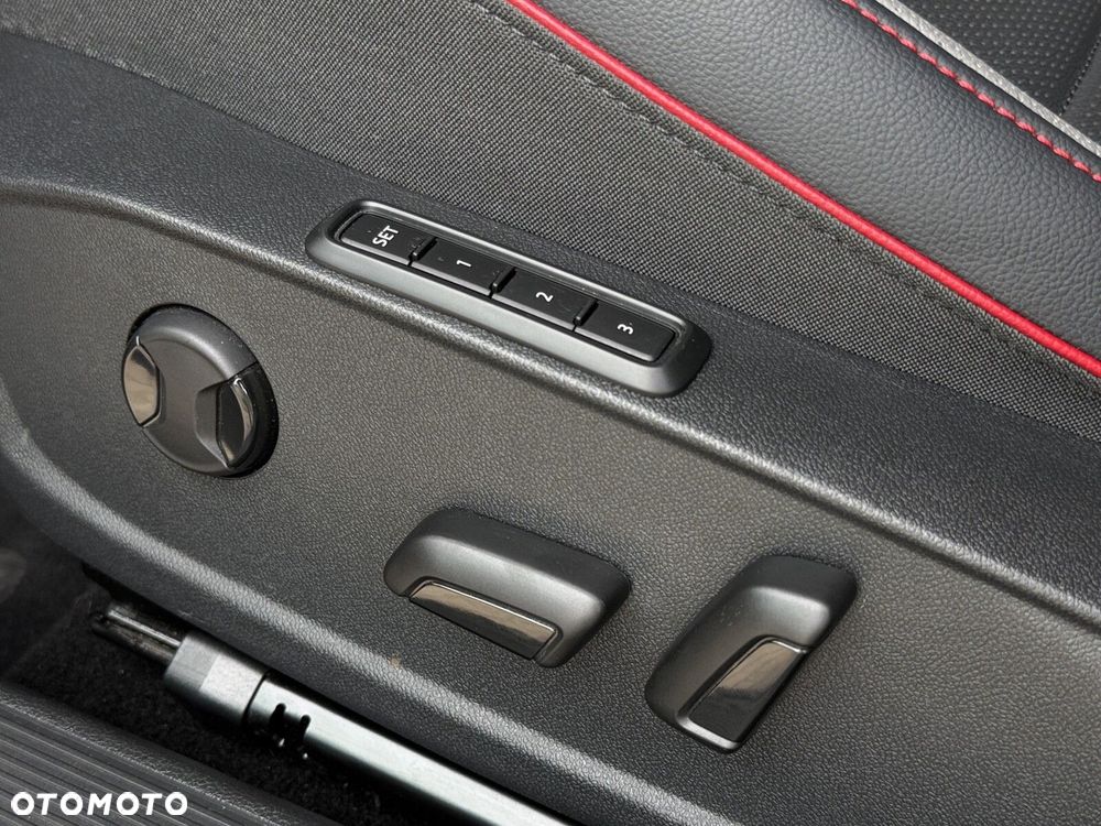 Volkswagen Golf 2.0 TSI GTI DSG - 14