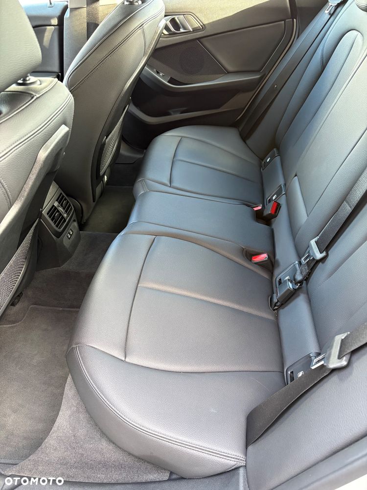 BMW Seria 2 218i - 22