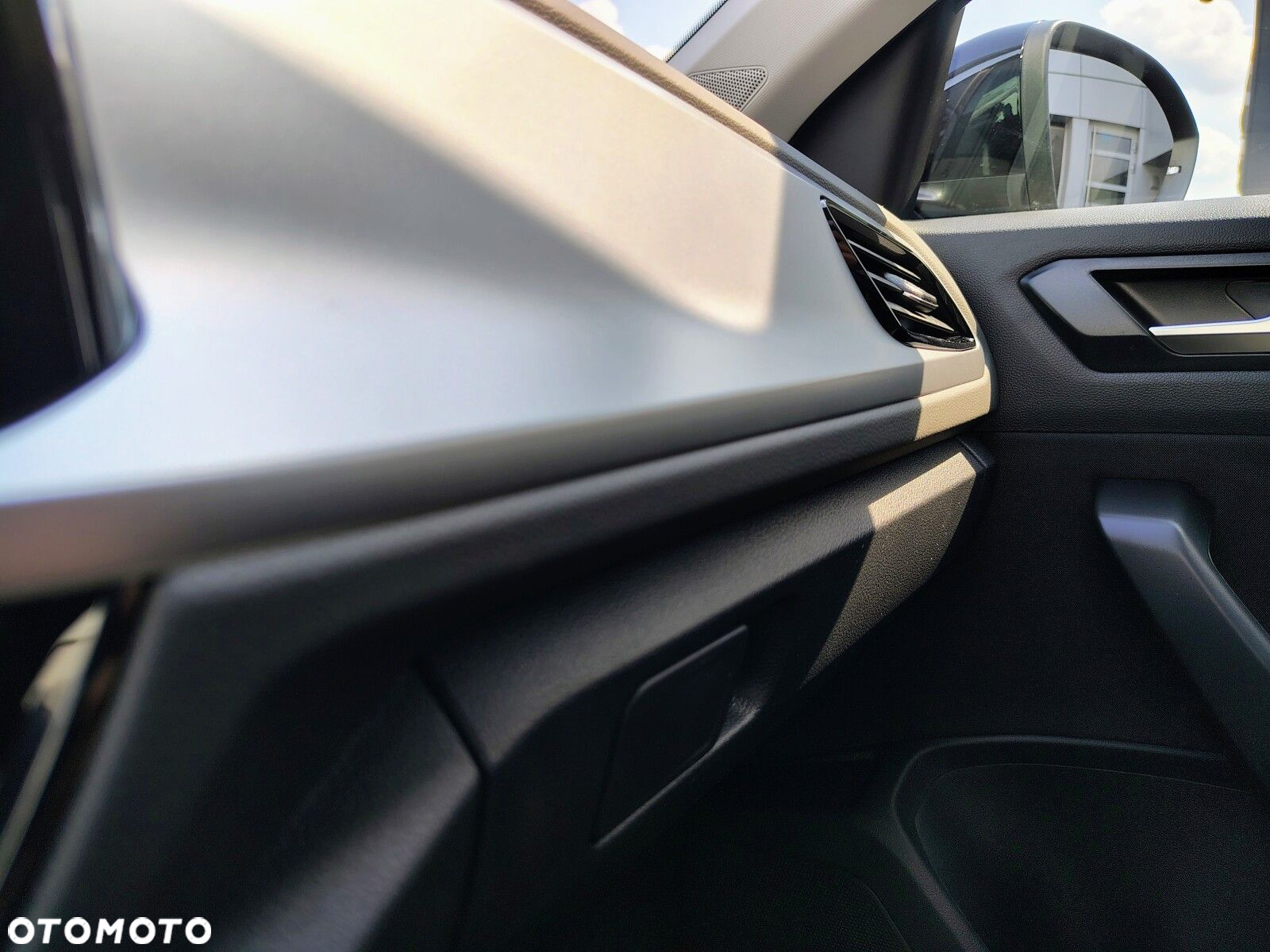 Volkswagen T-Roc - 24