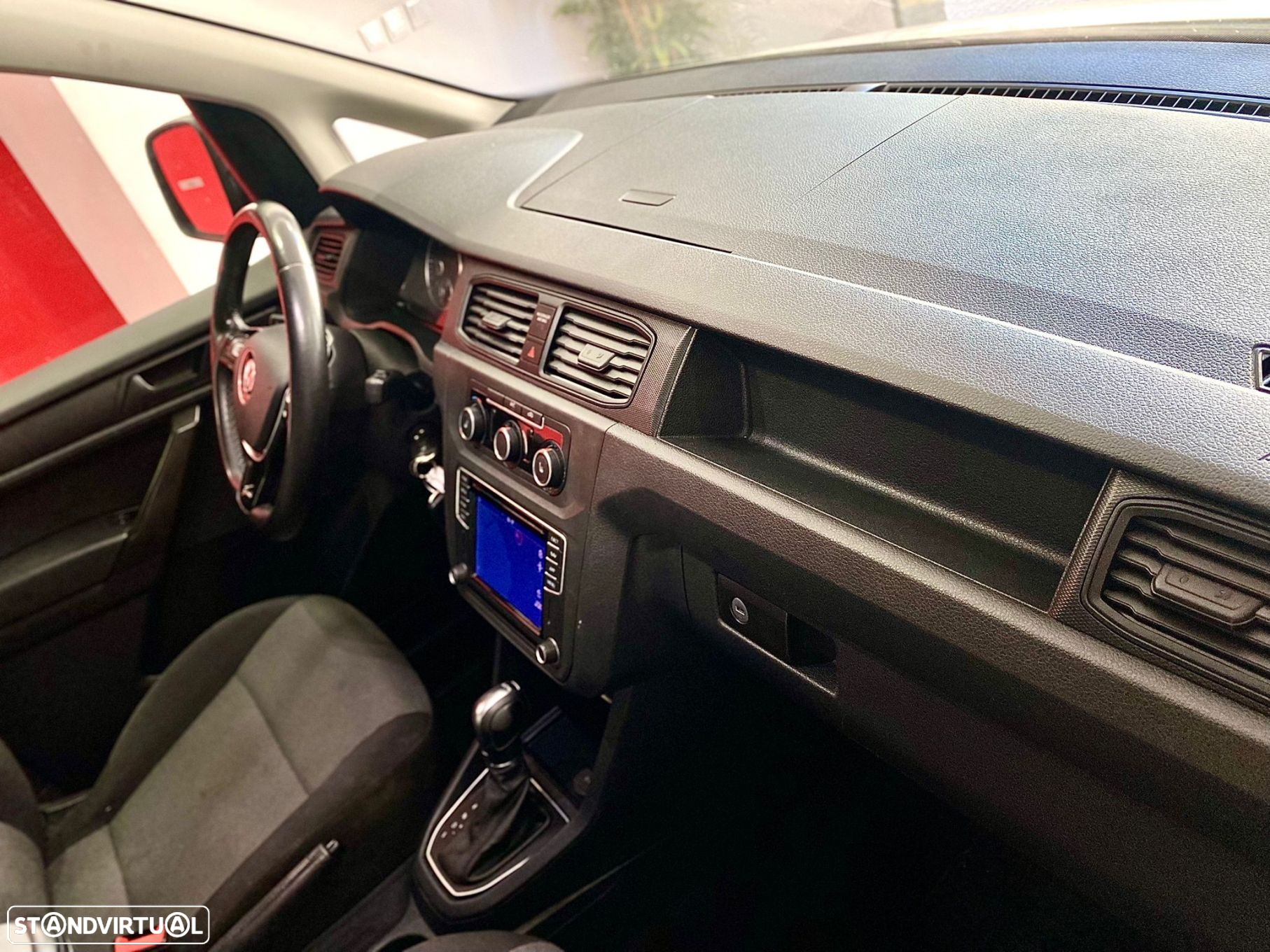 VW Caddy 2.0 TDi BM Comfortline DSG - 29