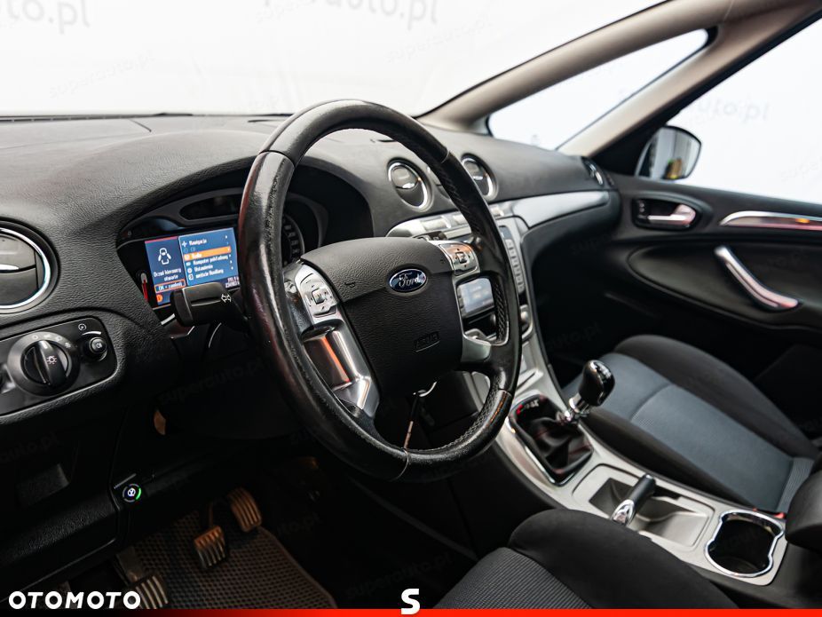 Ford S-Max - 12